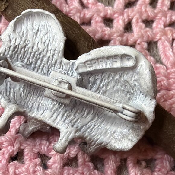 Vintage Gerry’S Painted Metal Brooch Pekingese Dog Pin Green Rhinestones - Picture 3 of 6